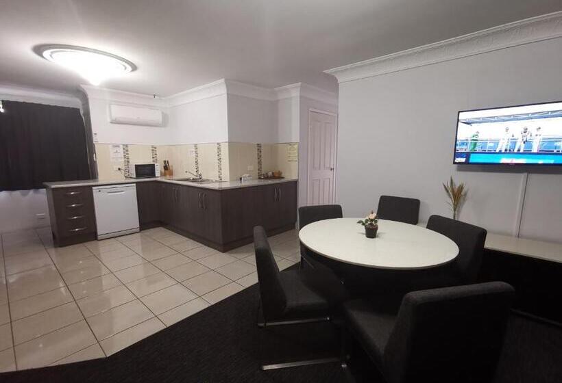 침실 3개 아파트, Leichhardt Motor Inn