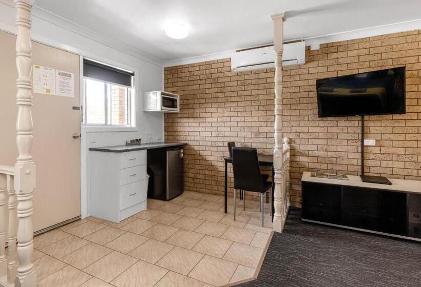 스위트 킹사이즈 침대, Leichhardt Motor Inn