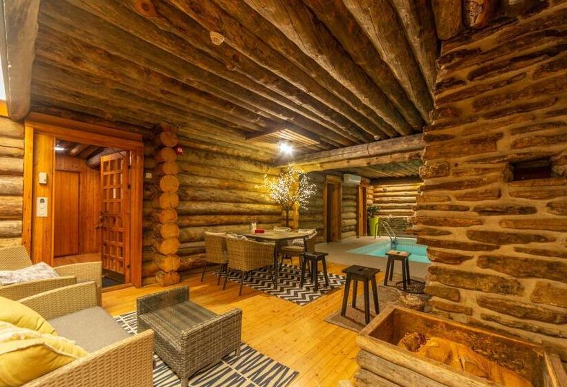 Трехместный Номер Стандарт Совместная Ванная, Kuukkeli Log Houses Aurora Resort