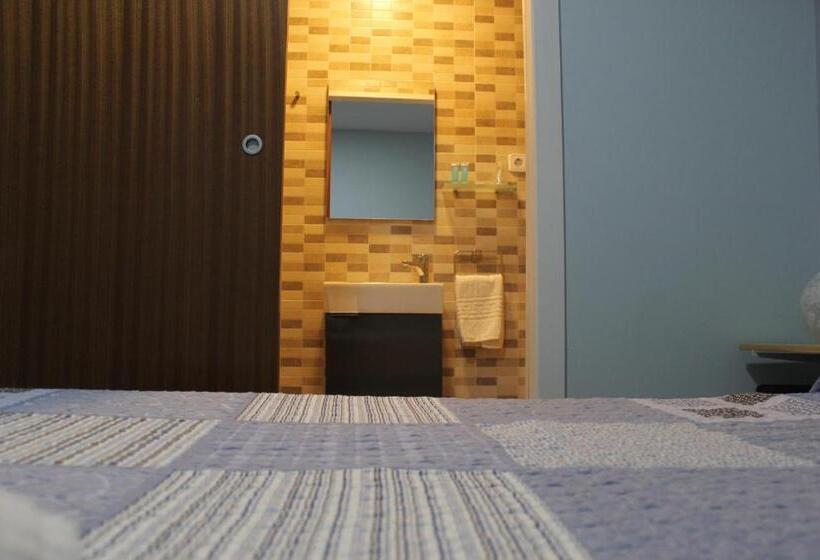 غرفة قياسية, L'Hostalet D'Arenys de Mar