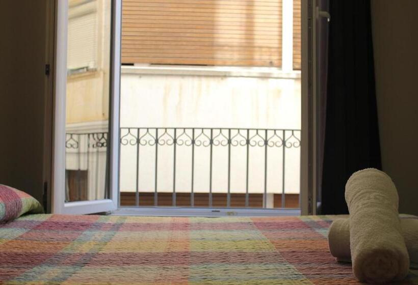 غرفة قياسية, L'Hostalet D'Arenys de Mar