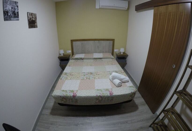 غرفة قياسية, L'Hostalet D'Arenys de Mar