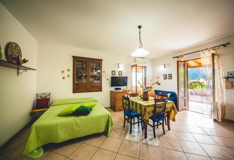 1 Bedroom Deluxe Apartment Sea View, Casa Papiro