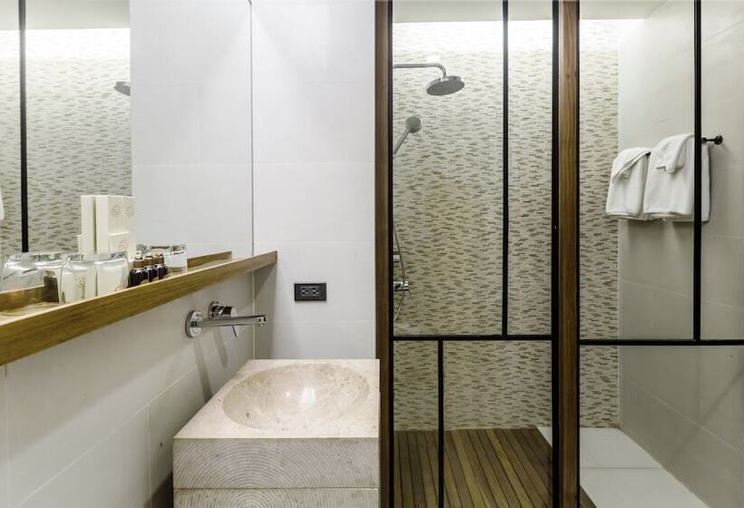 اتاق لوکس با چشم‌انداز دریا, Na Tara Resort