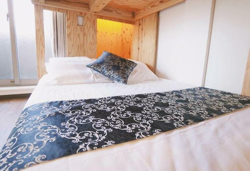 اتاق خانوادگی, Poly Hostel Osaka