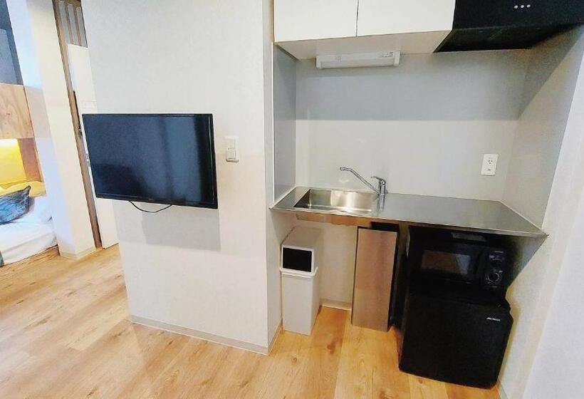 اتاق استاندارد چهار تخته, Poly Hostel Osaka