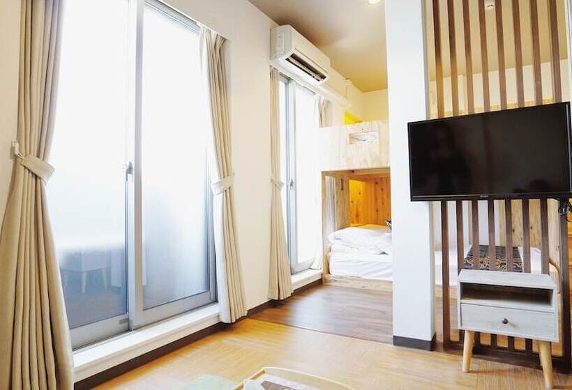 اتاق خانوادگی, Poly Hostel Osaka