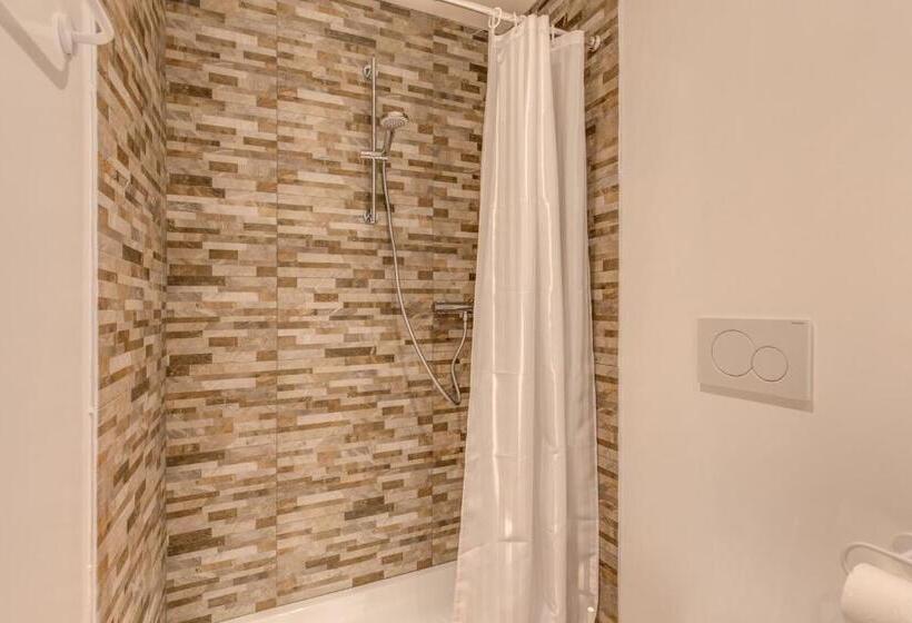 חדר דלוקס לארבעה, Piccolo Trevi Suites