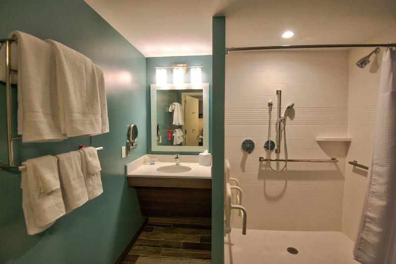 带大床的标准工作室, Towneplace Suites By Marriott Miami Airport