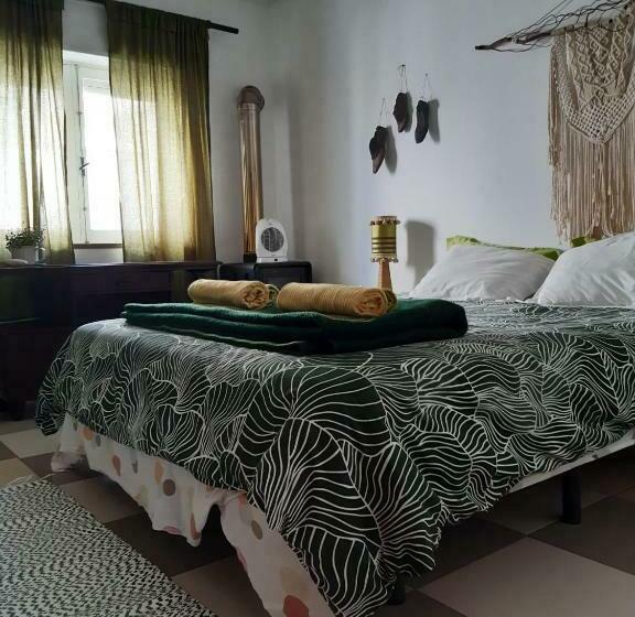 חדר סטנדרט חדר אמבטיה משותף, Olive Hostel Lagos