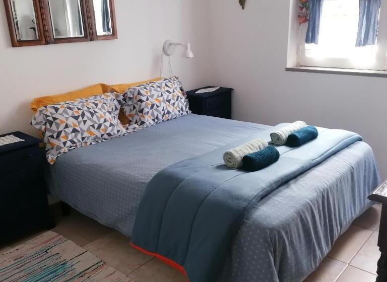 חדר אקונומי, Olive Hostel Lagos