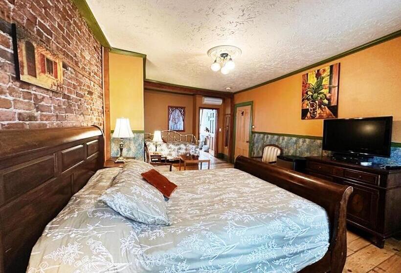 سوئیت جونیور با چشم‌انداز کوهستان, B&b Au Petit Roi