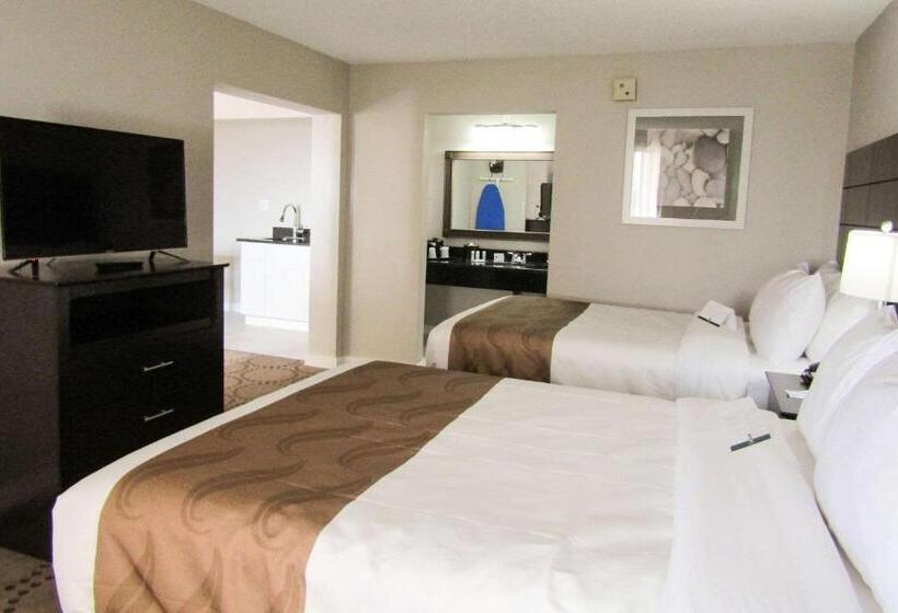 Люкс, Quality Inn & Suites Kissimmee By The Lake