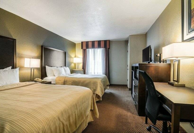 Номер Стандарт 2 Двуспальные Кровати, Quality Inn & Suites