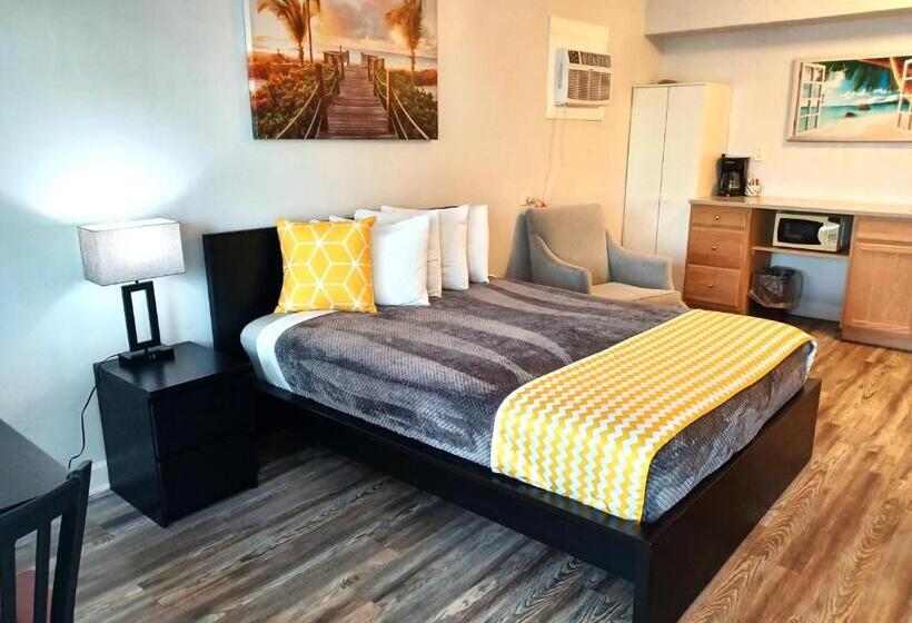 스탠다드 스튜디오, Johns Pass Beach Motel