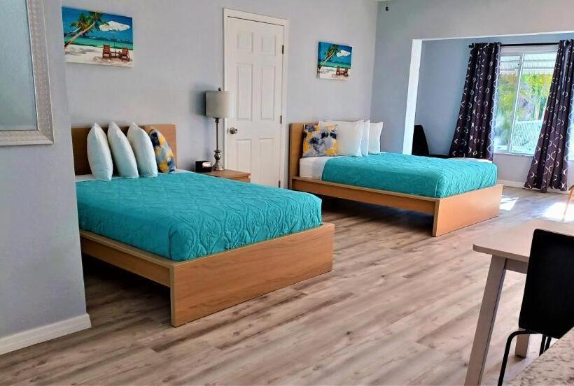 디럭스 스튜디오, Johns Pass Beach Motel