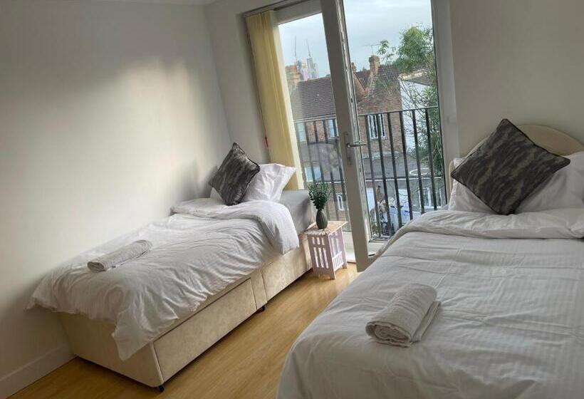 اتاق استاندارد, Lonsdale Place