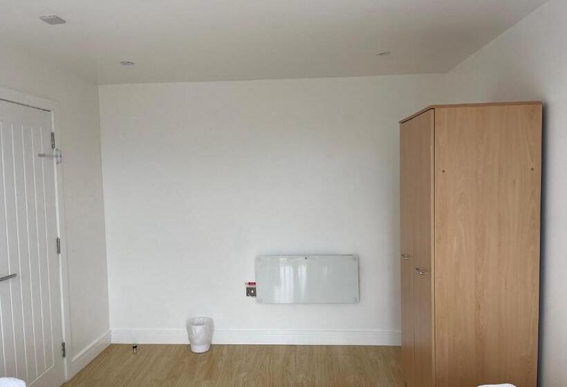 اتاق استاندارد, Lonsdale Place