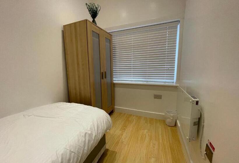 اتاق استاندارد یک نفره, Lonsdale Place