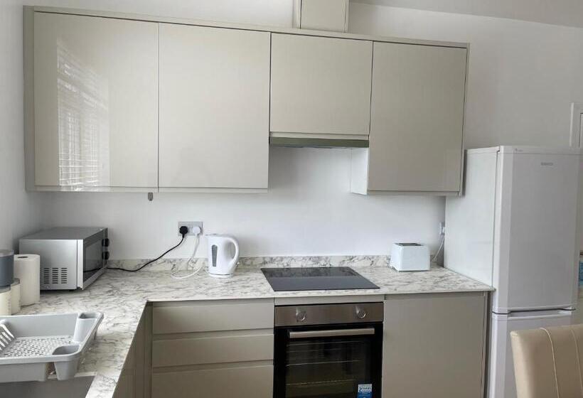 اتاق استاندارد یک نفره, Lonsdale Place
