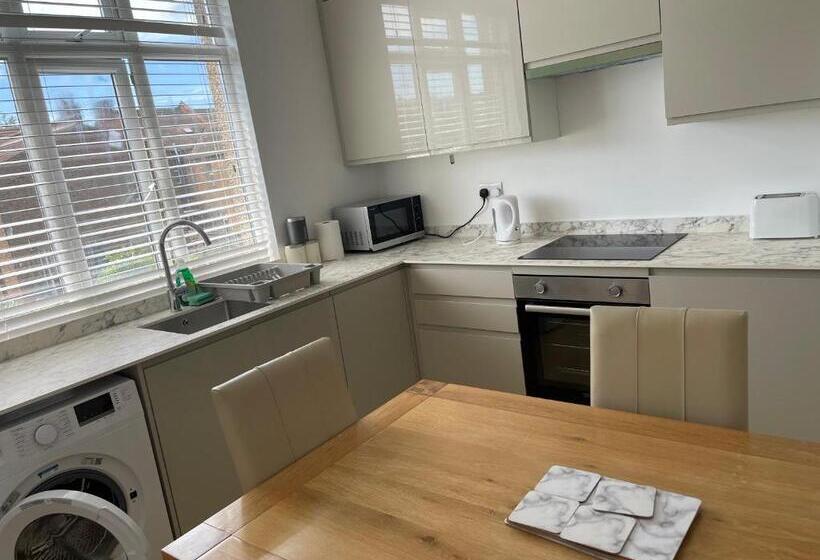 اتاق استاندارد یک نفره, Lonsdale Place
