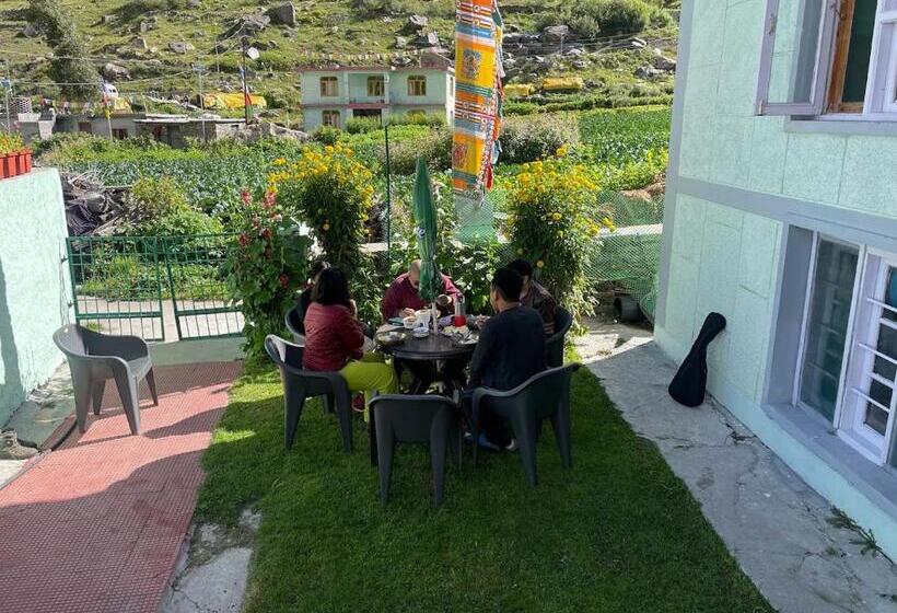 Номер Стандарт, Trekking Cougars Guest House