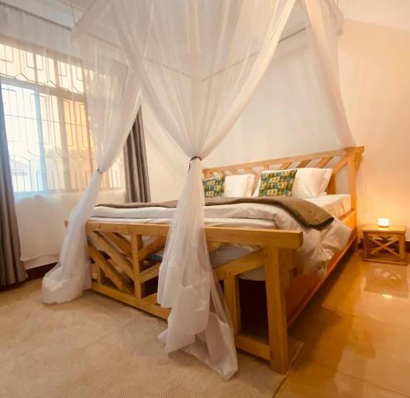 بانگلوی استاندارد, Tukutane Kilimanjaro   Homestay