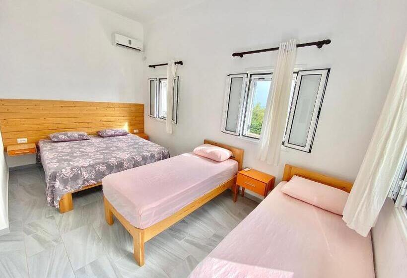اتاق استاندارد چهار تخته با چشم‌انداز دریا, Casablanca Rooms Dhërmi