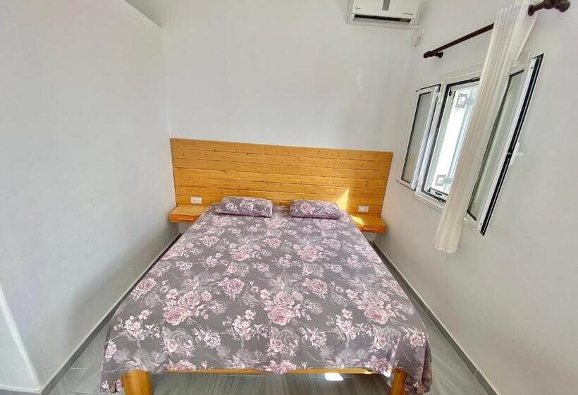 اتاق استاندارد چهار تخته با چشم‌انداز دریا, Casablanca Rooms Dhërmi
