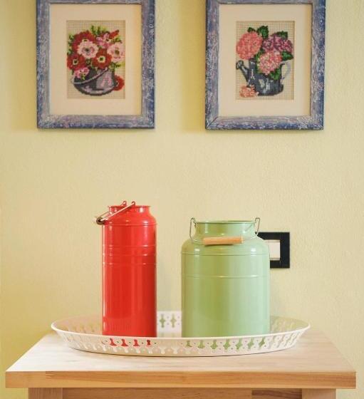 家庭间, Villa Mugs