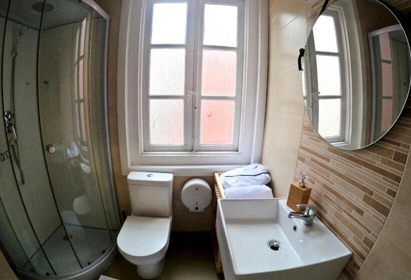 Номер Стандарт, W14 Hostales