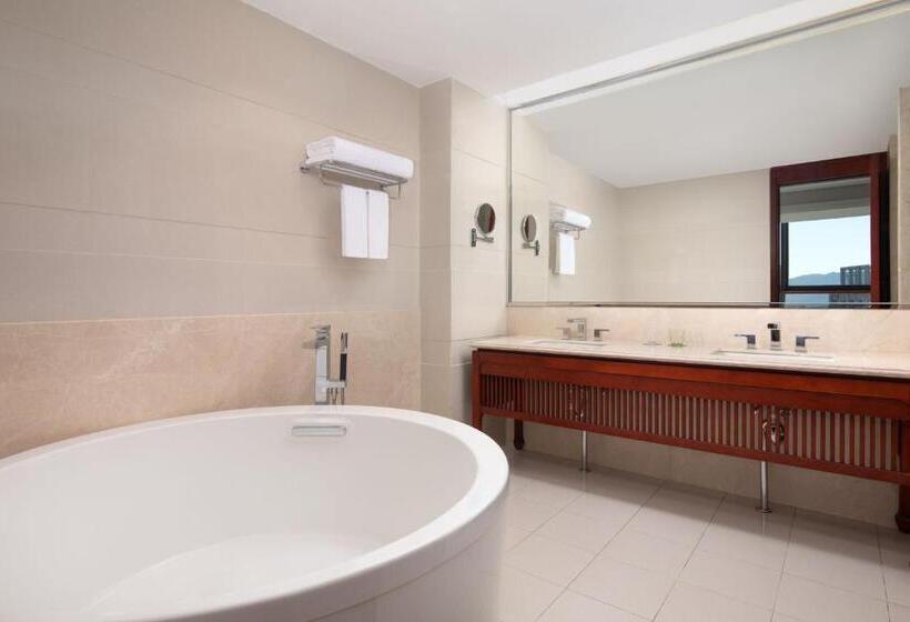 Люкс Superior, Courtyard By Marriott Anji
