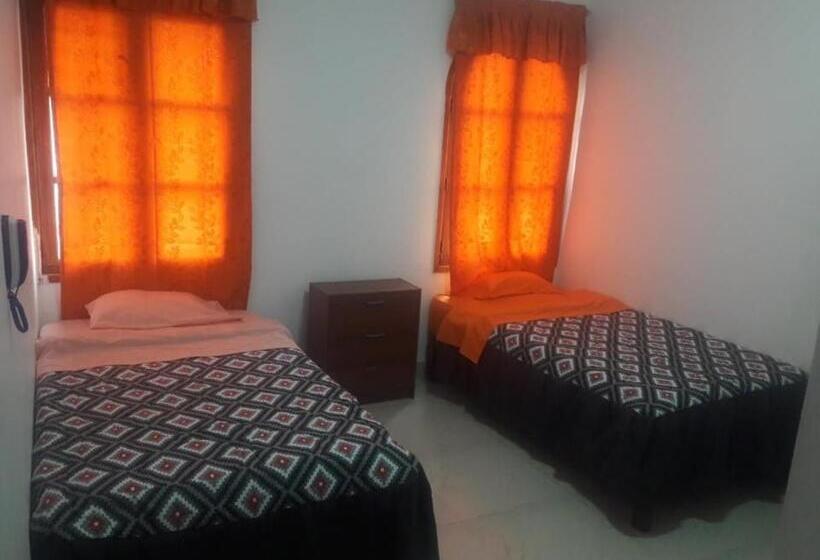 Номер Deluxe, Hostal Imperio