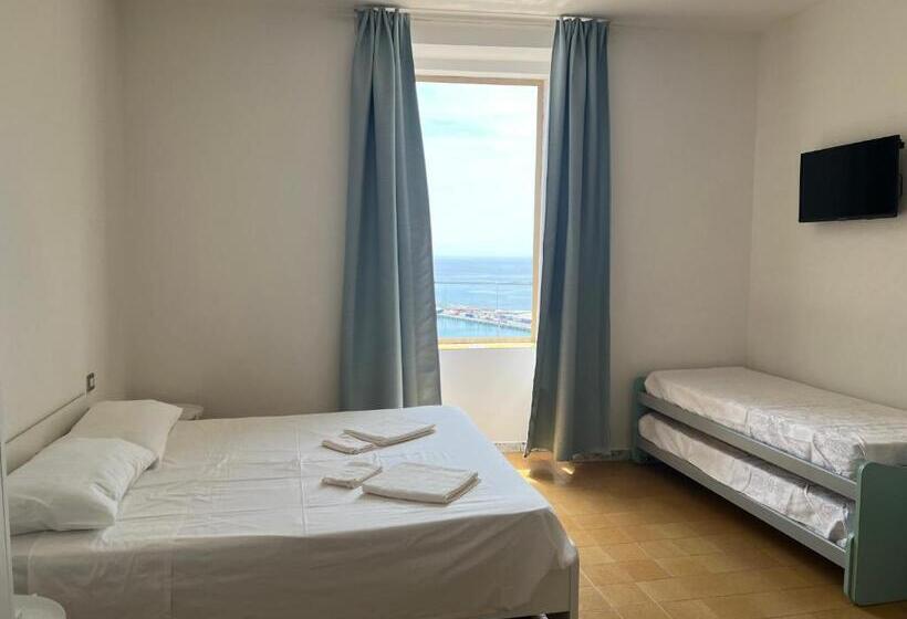 اتاق استاندارد چهارنفره با بالکن, Stelle Vista Mare