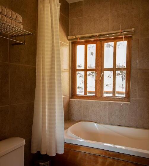 اتاق لوکس با تخت بزرگ, Cordillera Blanca Lodge