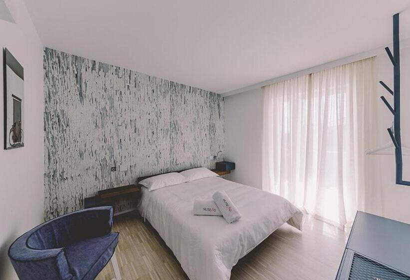سوئیت با بالکن, Hotiday Collection   Suites Polignano