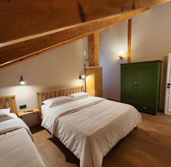 اتاق استاندارد سه نفره, Guesthouse Te Avllia