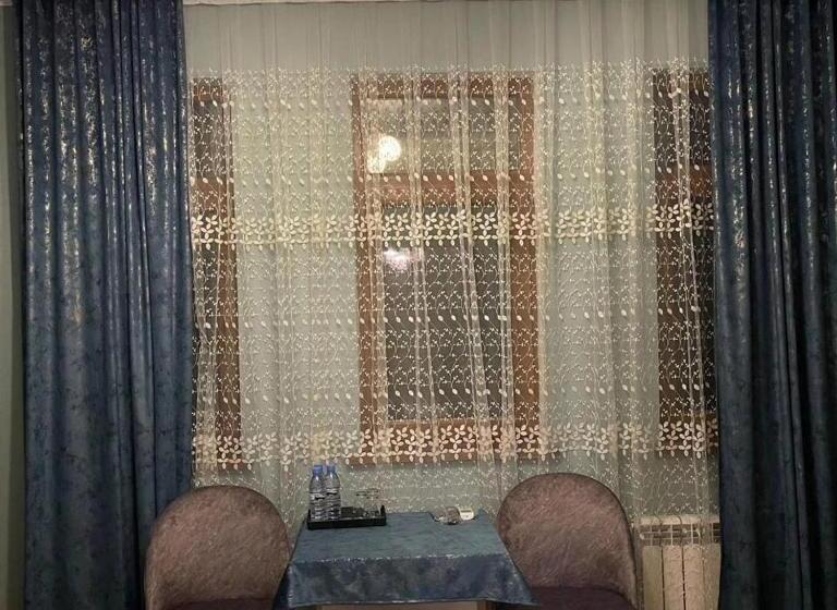 اتاق اکونومی, Sheki̇_vi̇lla_buti̇k