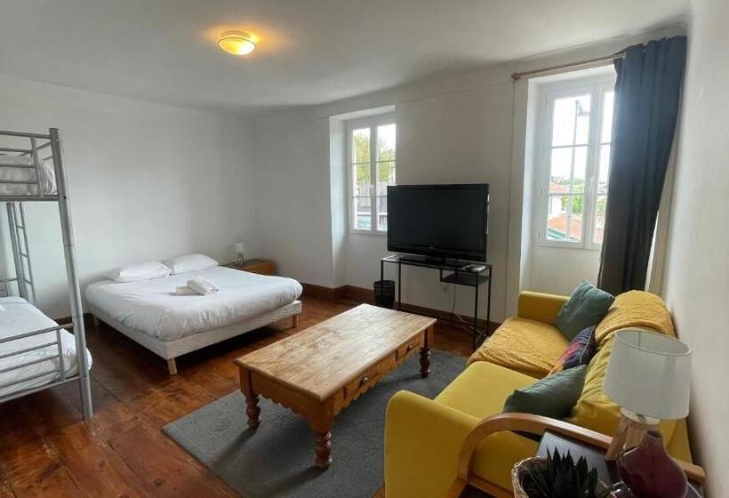 Quarto Quadruplo Estandar Banheiro Compartilhado, Le Doolie S   Hostel B&b