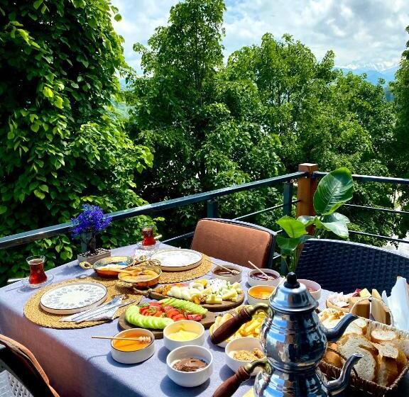 بنگله خانوادگی, Ces Bungalov