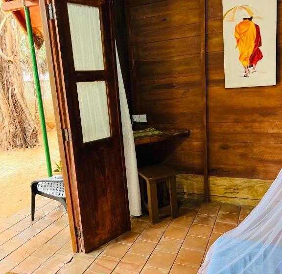 Quarto Economy, Cool Banyan Cabana