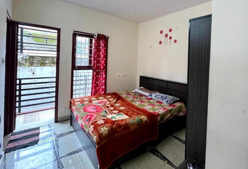 Люкс, Kb House Kodaikanal