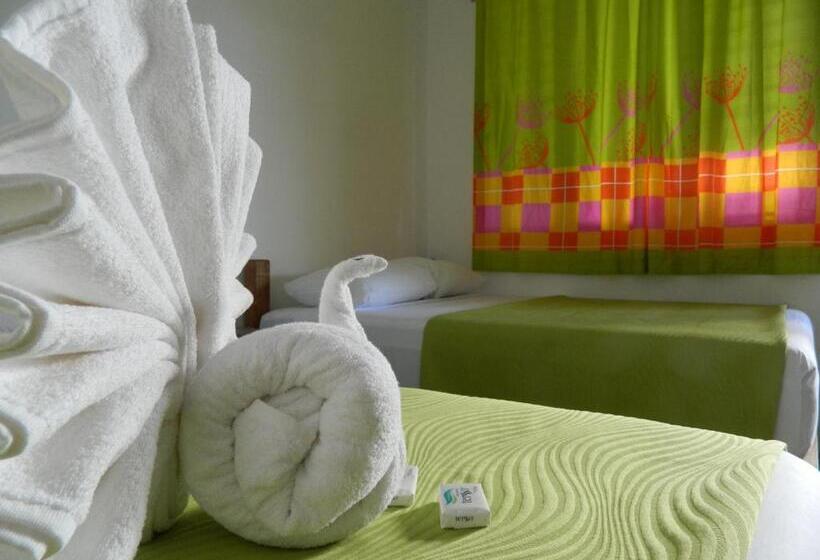 スタンダードトリプルルーム, Emotion Avenida Tulum Hotel & Hostal