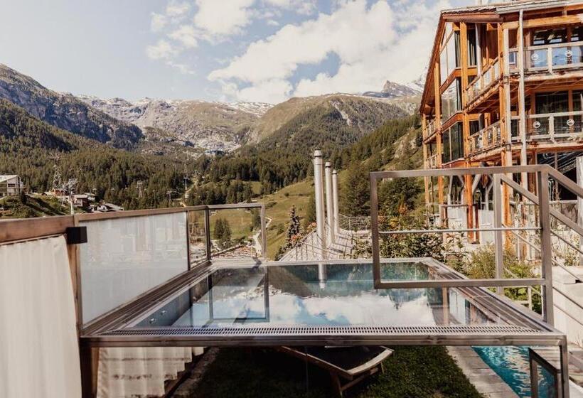 Апартаменты 2 Спальни с Садом, Backstage Hotel Serviced Apartments