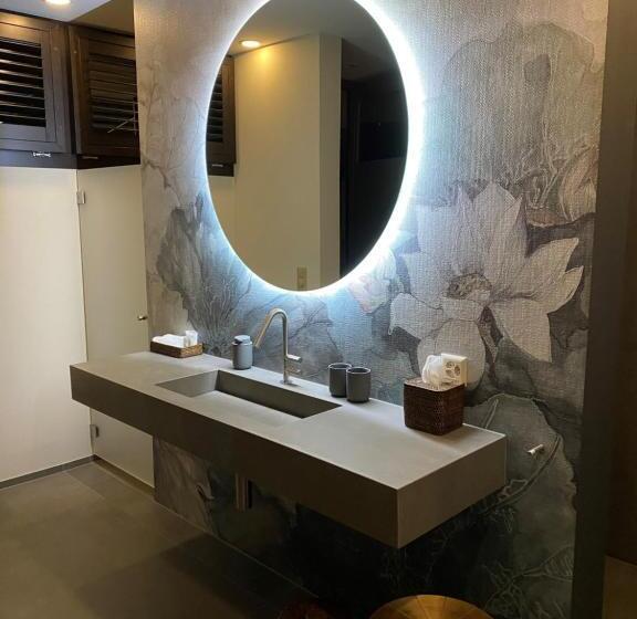 بانگلوی لوکس, Strandhotel Schmerikon