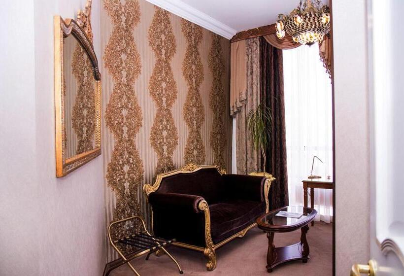 سوییت, Boutique Spa Casino Hotel Lybid Plaza