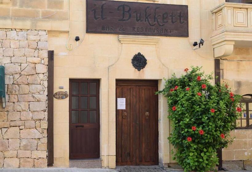 اتاق خانوادگی, Il Bukkett B&b