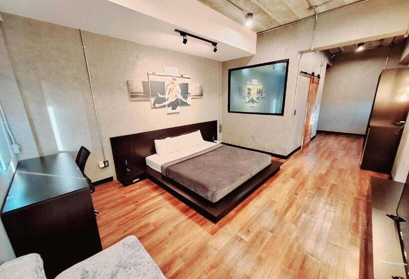 스탠다드 룸, Capital O 75512 Loft Residence  Suphanburi