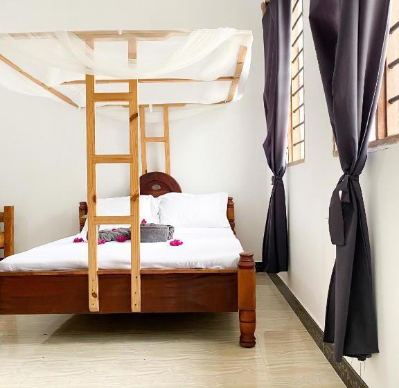 Семейный Номер, Lighthouse Guesthouse