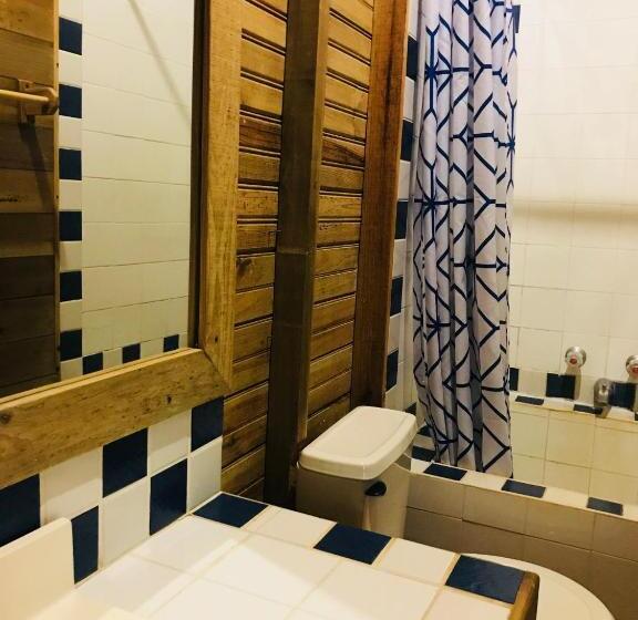استودیوی استاندارد, Roatan Bed & Breakfast Apartments